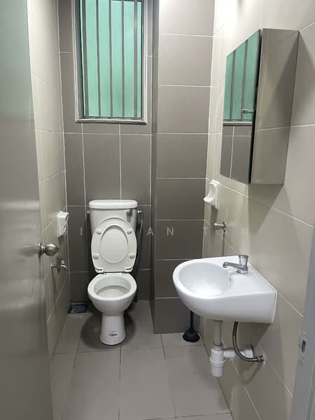 Condominium for Rent at D'suria Condominium - Gillian Tan - Bathroom - PropertyGuru.com.my