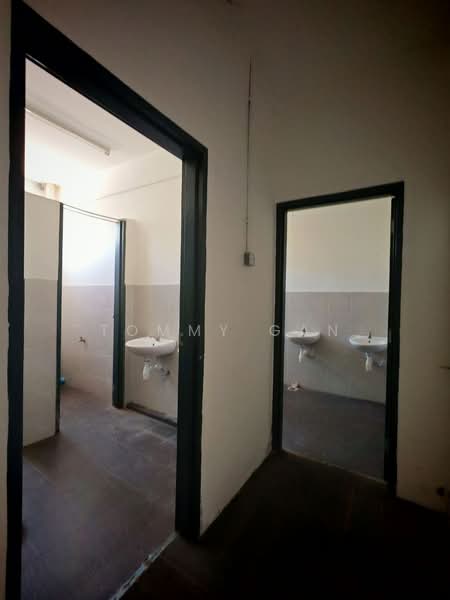 Terrace Factory for Rent in Butterworth (Penang) - Tommy Gan - Bathroom - PropertyGuru.com.my
