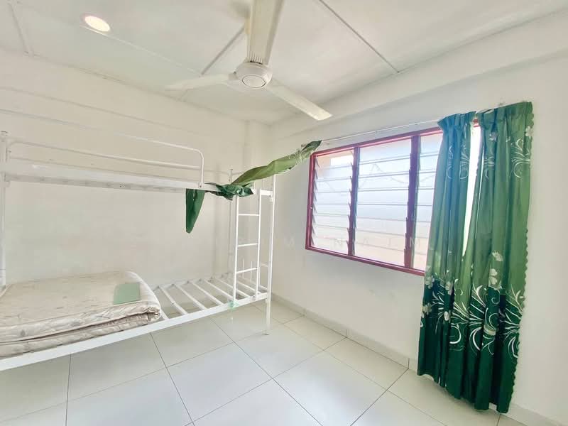 Apartment for Sale at Pangsapuri Indah Mas - Syahrim Naim - Bedroom - PropertyGuru.com.my