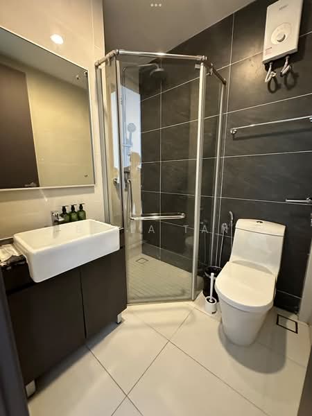 Kondominium untuk Dijual di Bay Laurel @ Country Garden Danga Bay - Bella Tan - Bathroom - PropertyGuru.com.my