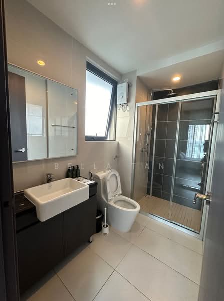 Kondominium untuk Dijual di Bay Laurel @ Country Garden Danga Bay - Bella Tan - Bathroom - PropertyGuru.com.my