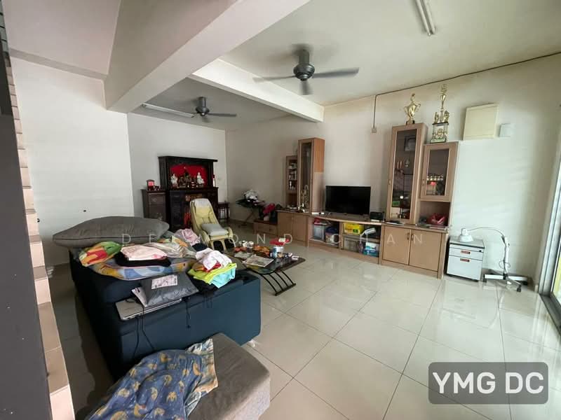 3-storey Terraced House for Sale in Klang (Selangor) - Desmond Chan - Living Room - PropertyGuru.com.my