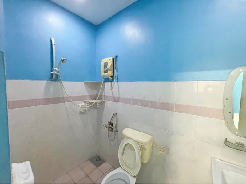 1-storey Terraced House for Sale in Pagoh (Johor) - Albert Liew - Bathroom - PropertyGuru.com.my