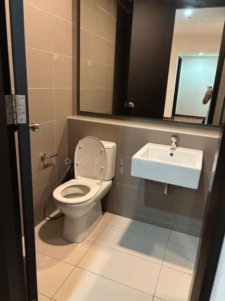 Service Residence for Sale at The Tamarind - Jocellynn Lee - Bathroom - PropertyGuru.com.my