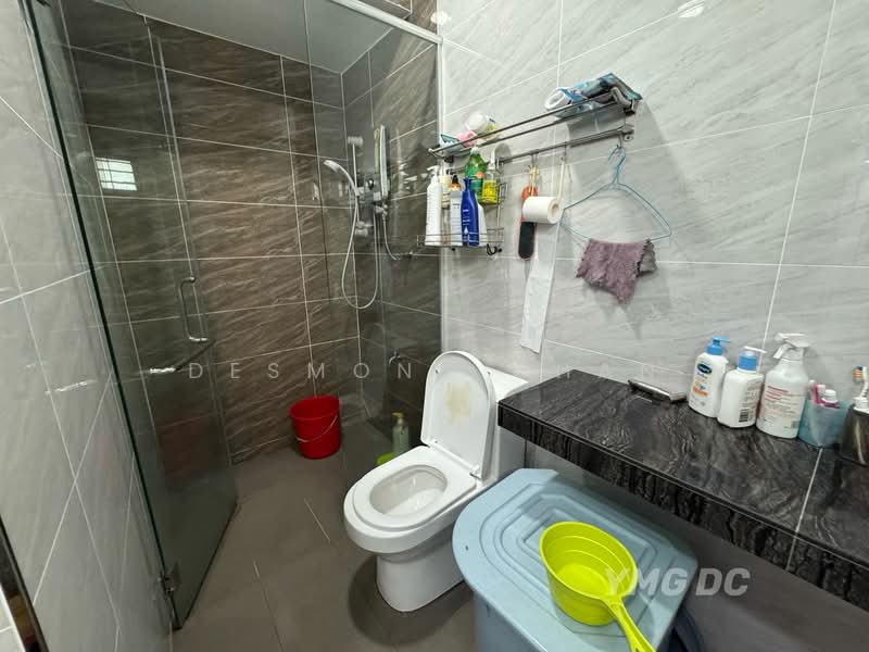 3-storey Terraced House for Sale in Bandar Botanic (Klang) - Desmond Chan - Bathroom - PropertyGuru.com.my