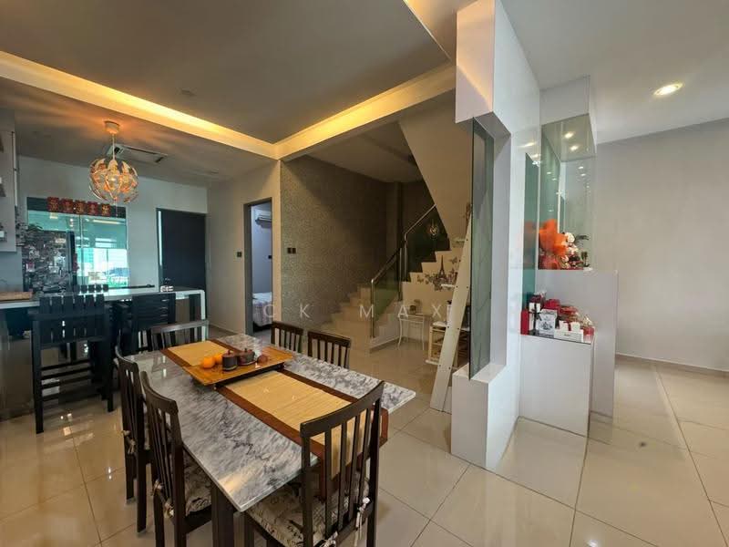 2.5-storey Terraced House for Sale in Taman Tambun (Ipoh) - Ck Max - Dining Room - PropertyGuru.com.my