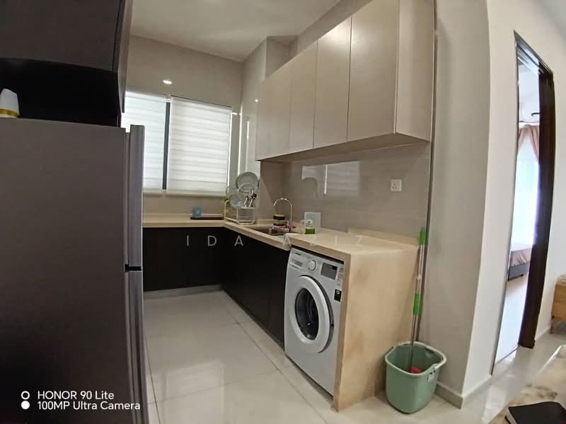 Condominium for Rent at Kings Bay @ Country Garden Danga Bay - Ida Aziz - Kitchen - PropertyGuru.com.my
