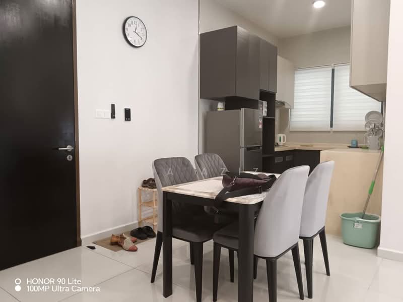 Condominium for Rent at Kings Bay @ Country Garden Danga Bay - Ida Aziz - Dining Room - PropertyGuru.com.my