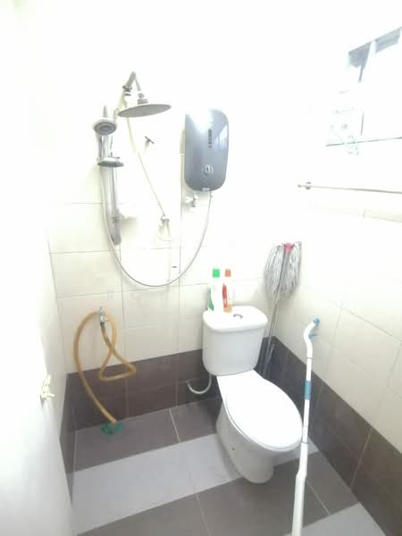 1-storey Terraced House for Rent in Taman Merak Jaya (Simpang Ampat) - Roy Kuak - Bathroom - PropertyGuru.com.my