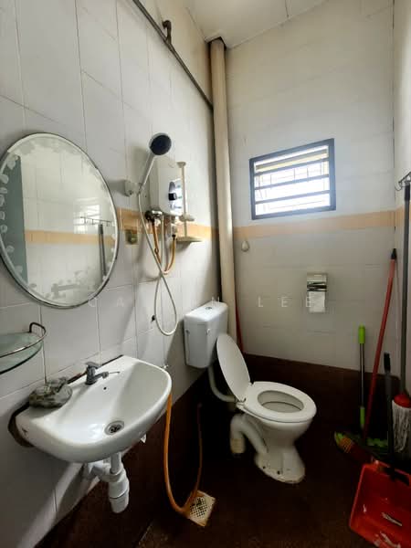 Apartment for Sale at Sri Mas - Calvin Lee - Bathroom - PropertyGuru.com.my