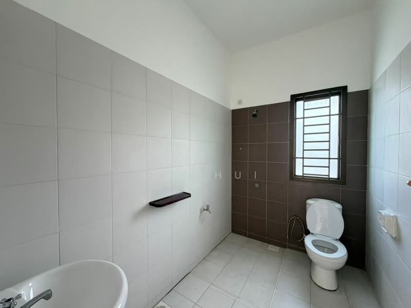 Cluster House for Sale in Taman Adda Heights (Tebrau) - Kok Hui - Bathroom - PropertyGuru.com.my