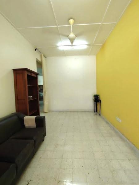 1-storey Terraced House for Sale in Taman Ipoh Timur (Ipoh) - Ck Max - Living Room - PropertyGuru.com.my