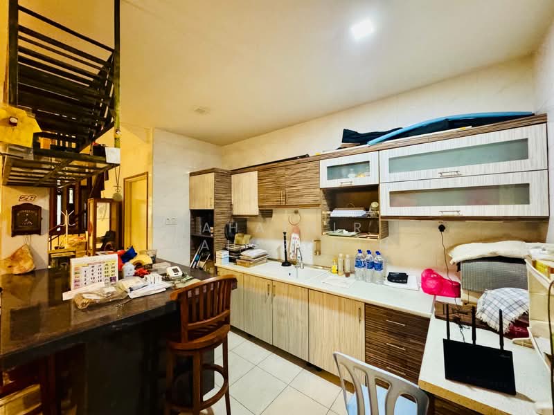 Rumah Teres untuk Dijual di Bukit Jelutong (Shah Alam) - Nahathir Shahabudin - Kitchen - PropertyGuru.com.my