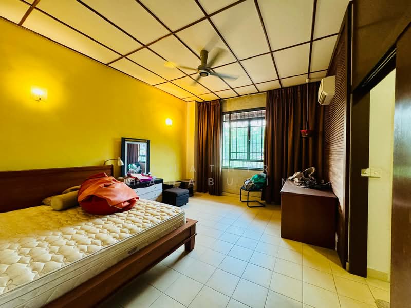 Rumah Teres untuk Dijual di Bukit Jelutong (Shah Alam) - Nahathir Shahabudin - PropertyGuru.com.my