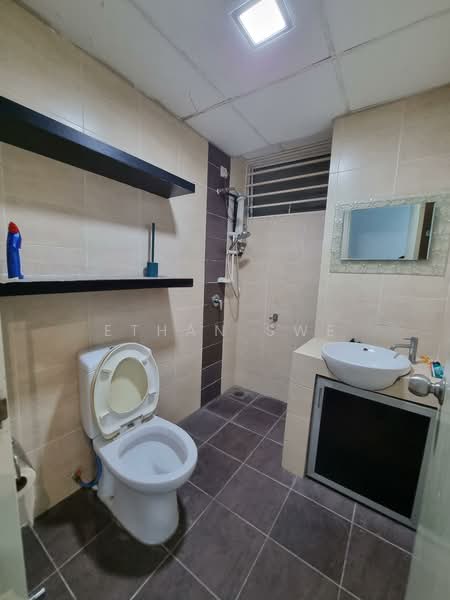 Kondominium untuk Disewa di Cova Suites - Ethan Swe - Bathroom - PropertyGuru.com.my