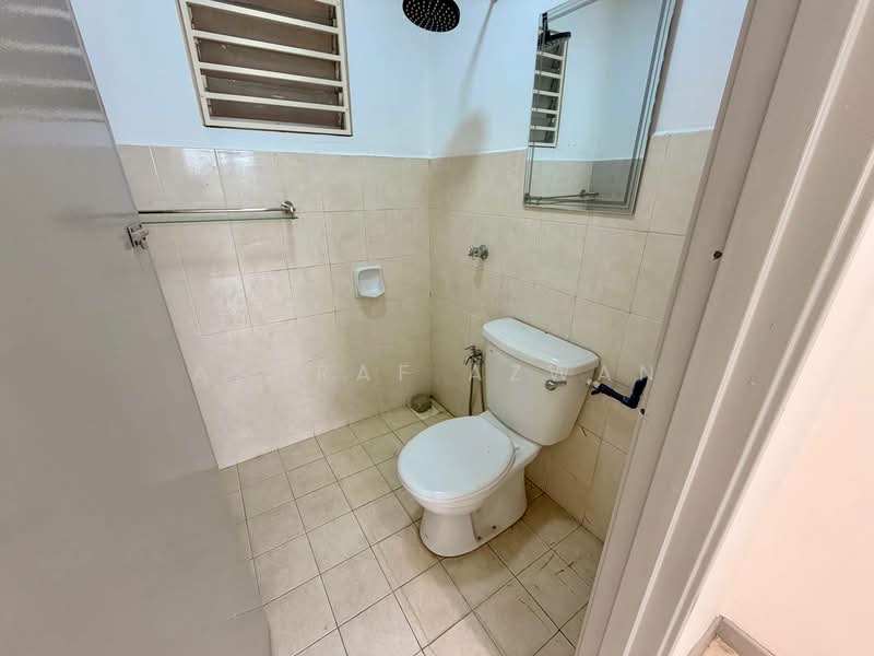 Pangsapuri untuk Dijual di Baiduri Court Apartment - Ashraf Azwan - Bathroom - PropertyGuru.com.my