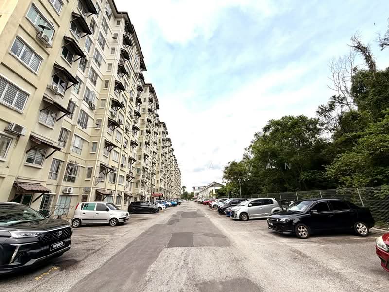Pangsapuri untuk Dijual di Baiduri Court Apartment - Ashraf Azwan - Exterior - PropertyGuru.com.my