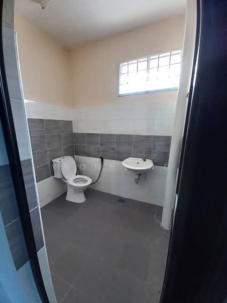 2-storey Terraced House for Rent in Taman Universiti (Skudai) - Yvonne Ng - Bathroom - PropertyGuru.com.my