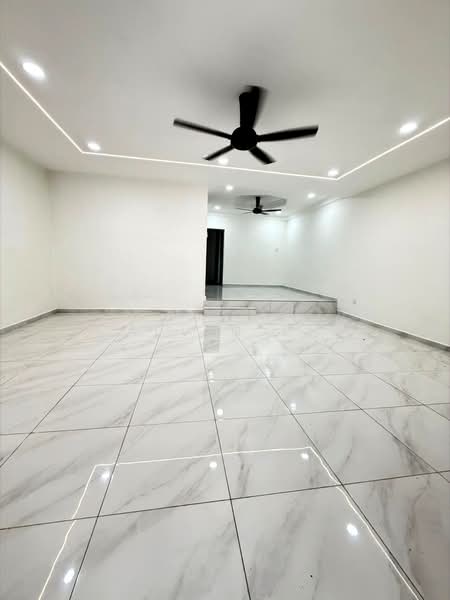 Rumah Teres 2 Tingkat untuk Dijual di Taman Ungku Tun Aminah (Skudai) - Calvin Lee - Living Room - PropertyGuru.com.my