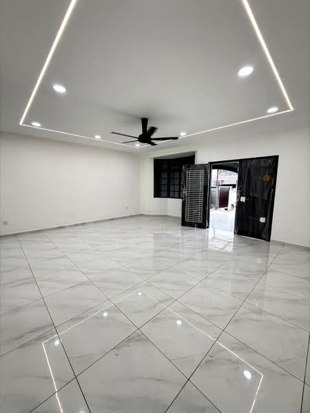 Rumah Teres 2 Tingkat untuk Dijual di Taman Ungku Tun Aminah (Skudai) - Calvin Lee - Living Room - PropertyGuru.com.my