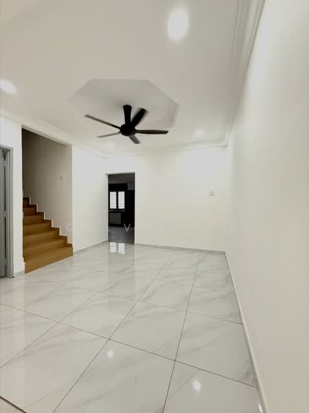 Rumah Teres 2 Tingkat untuk Dijual di Taman Ungku Tun Aminah (Skudai) - Calvin Lee - Living Room - PropertyGuru.com.my