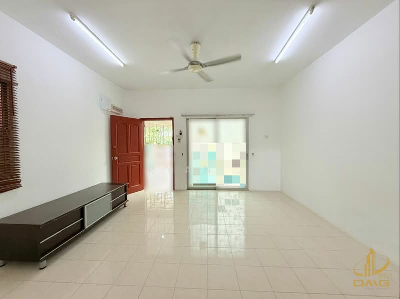 Rumah Teres 2 Tingkat untuk Dijual di Setia Alam (Selangor) - Ryan . - Living Room - PropertyGuru.com.my