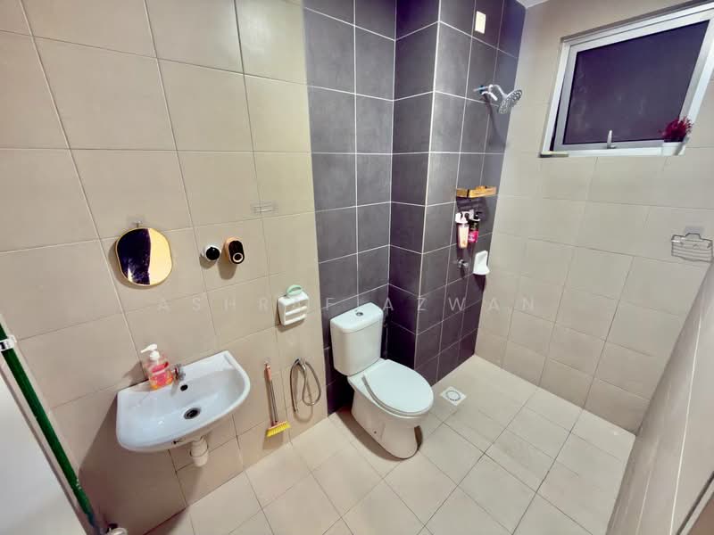 Servis Apartment untuk Dijual di SkyLake Residence - Ashraf Azwan - Bathroom - PropertyGuru.com.my