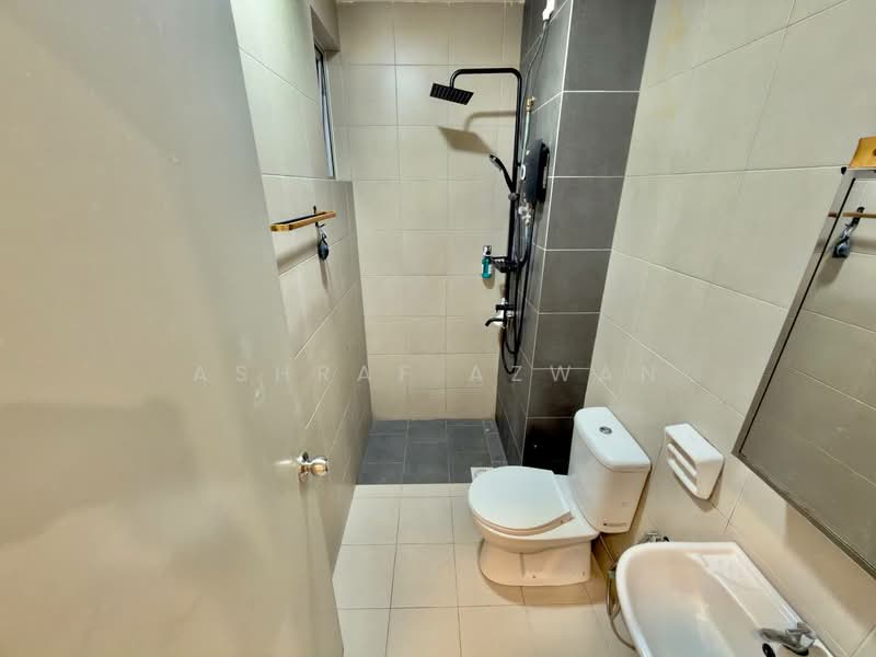 Servis Apartment untuk Dijual di SkyLake Residence - Ashraf Azwan - Bathroom - PropertyGuru.com.my