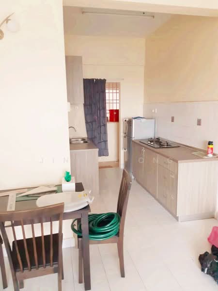 Apartment for Rent at University Place (Plaza Ivory) - Jinelle Ong - Kitchen - PropertyGuru.com.my