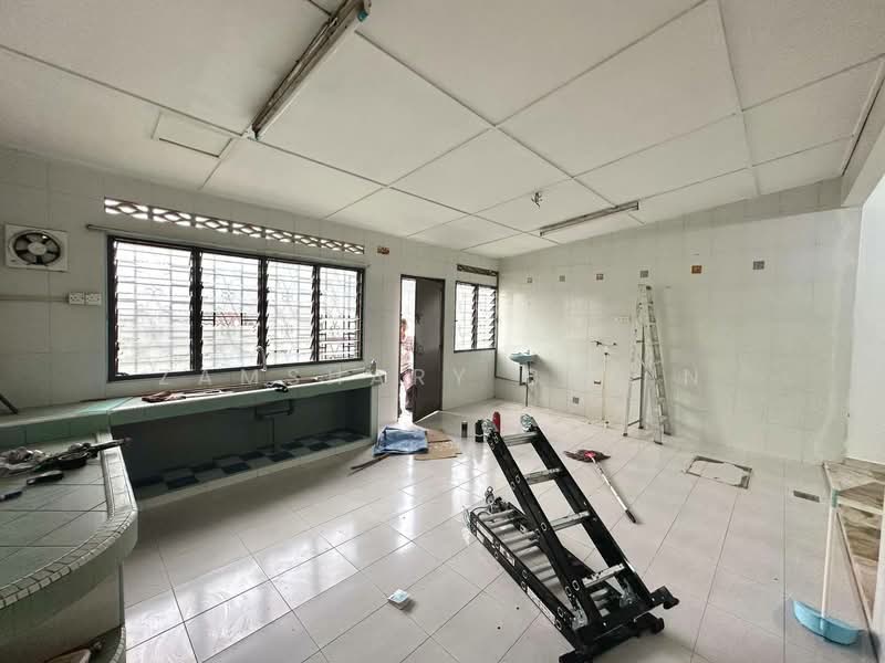 Rumah Teres 1 Tingkat untuk Dijual di Taman Kajang Mewah (Kajang) - Zamshary Budin - Kitchen - PropertyGuru.com.my