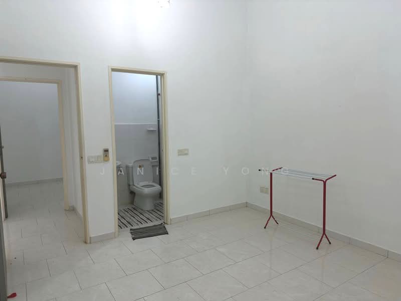 1-storey Terraced House for Sale in Setia Eco Gardens (Gelang Patah) - Janice Yong - Bathroom - PropertyGuru.com.my
