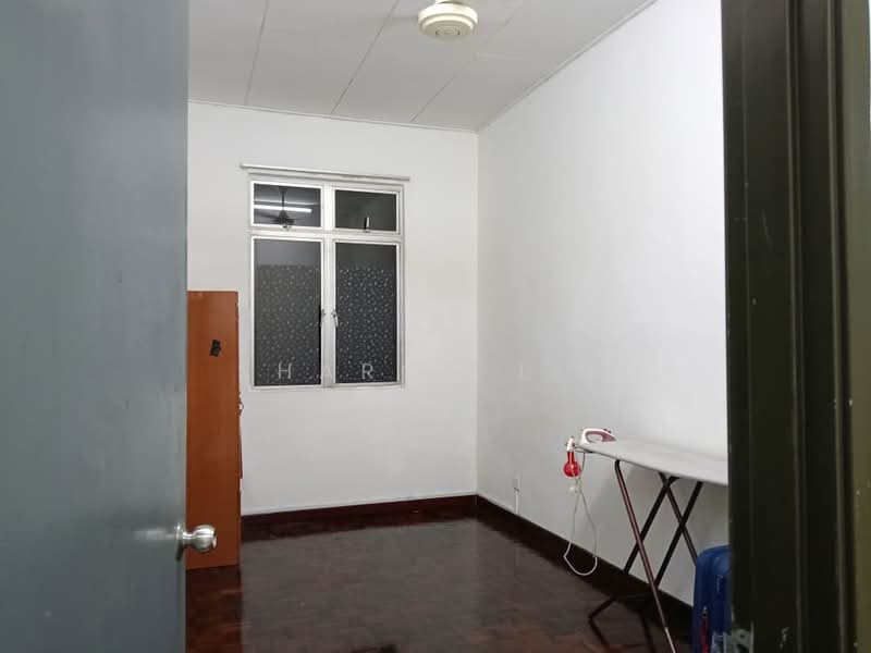 Apartment for Sale at Subang Perdana Goodyear Court 10 - Sharon Lim - bedroom - PropertyGuru.com.my