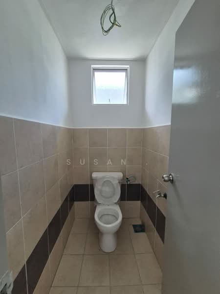 Shop for Rent in Kota Kinabalu (Sabah) - Susan . - Bathroom - PropertyGuru.com.my