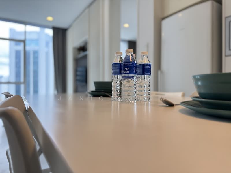 Servis Apartment untuk Disewa di The Face Suites (Platinum Suites) - Janice Siow - Dining Room - PropertyGuru.com.my