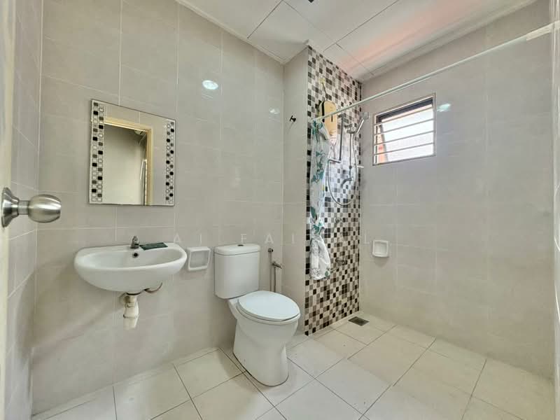 2-storey Terraced House for Sale in Alam Sari (Bangi) - Ai Faizal - Bathroom - PropertyGuru.com.my