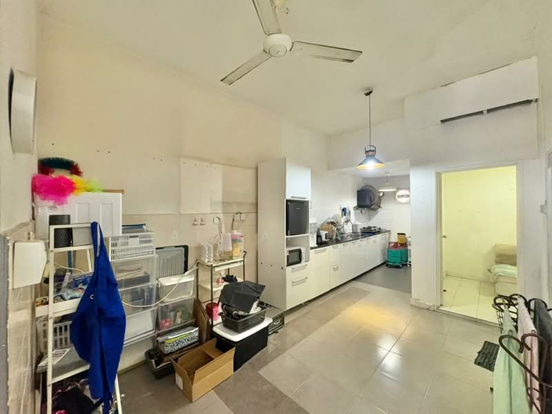 2-storey Terraced House for Sale in Alam Sari (Bangi) - Ai Faizal - Kitchen - PropertyGuru.com.my