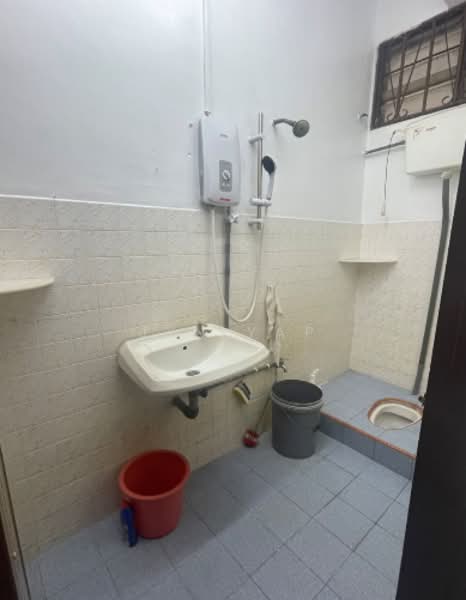 Rumah Teres 2 Tingkat untuk Disewa di Air Putih (Kuantan) - Jyn Yap - Bathroom - PropertyGuru.com.my