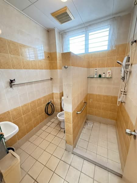 3-storey Terraced House for Sale in Subang Bestari (Shah Alam) - Tom Yip - Bathroom - PropertyGuru.com.my
