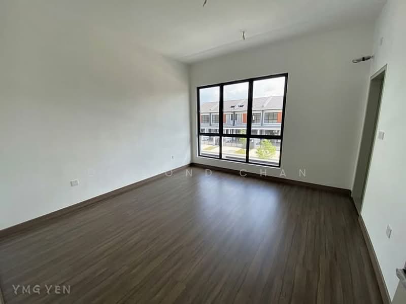 2-storey Terraced House for Sale in Bandar Bukit Raja (Klang) - Desmond Chan - Living Room - PropertyGuru.com.my
