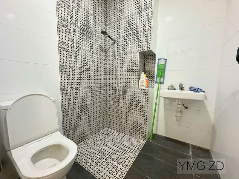 Rumah Teres 2 Tingkat untuk Dijual di Setia Alam (Selangor) - Desmond Chan - Bathroom - PropertyGuru.com.my