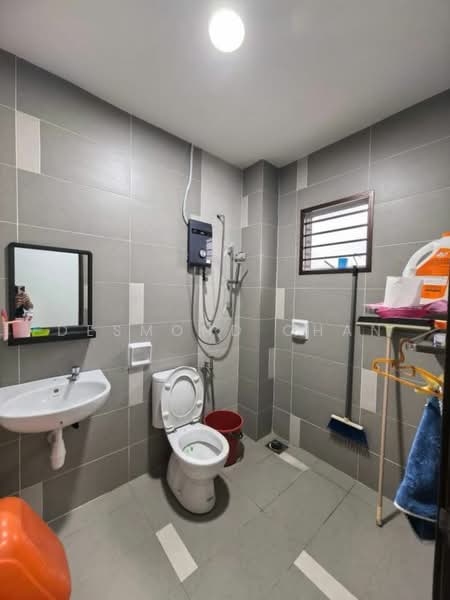 2.5-storey Terraced House for Sale in Bandar Puteri Klang (Klang) - Desmond Chan - Bathroom - PropertyGuru.com.my