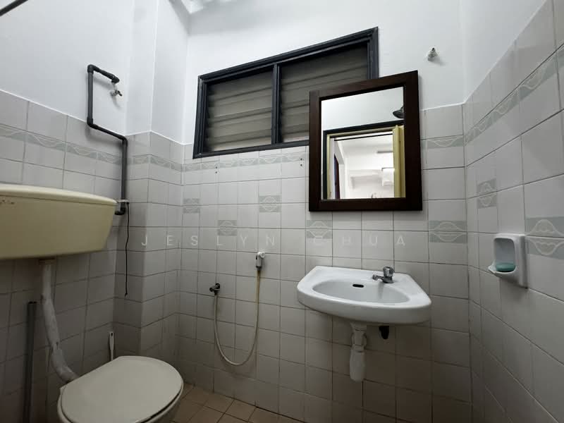 2-storey Terraced House for Sale in Usj 3 (Subang Jaya) - Jeslyn Chua - Bathroom - PropertyGuru.com.my