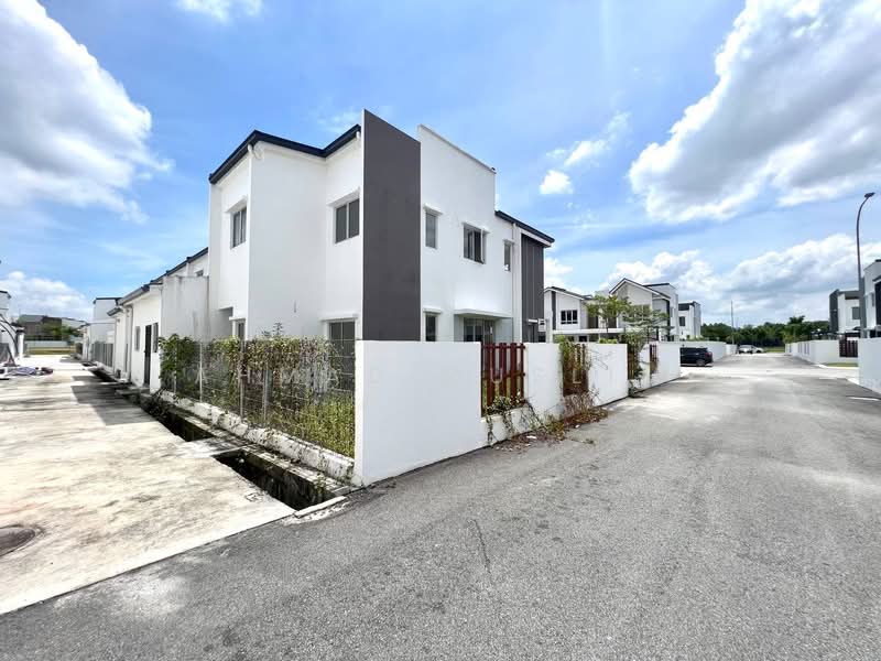 2-storey Terraced House for Sale in Semenyih (Selangor) - Ahmad Muslim - PropertyGuru.com.my