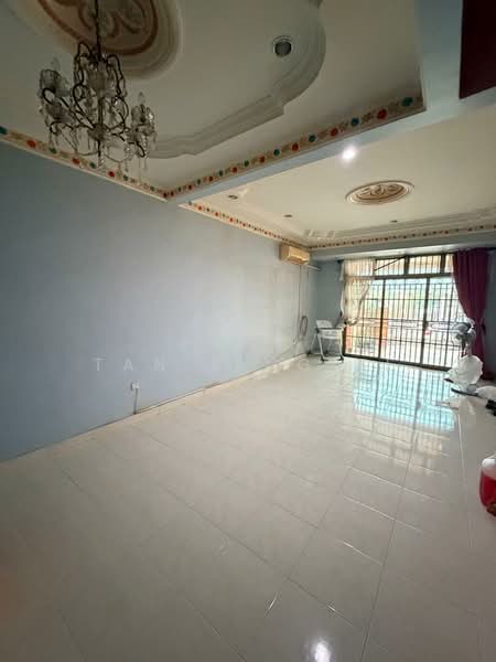 2-storey Terraced House for Sale in Taman Desa Cemerlang (Ulu Tiram) - Tan Bing Yi - Living Room - PropertyGuru.com.my