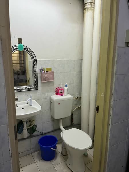Apartment for Rent at Pangsapuri Lagoon Perdana - Victor Chua - Bathroom - PropertyGuru.com.my