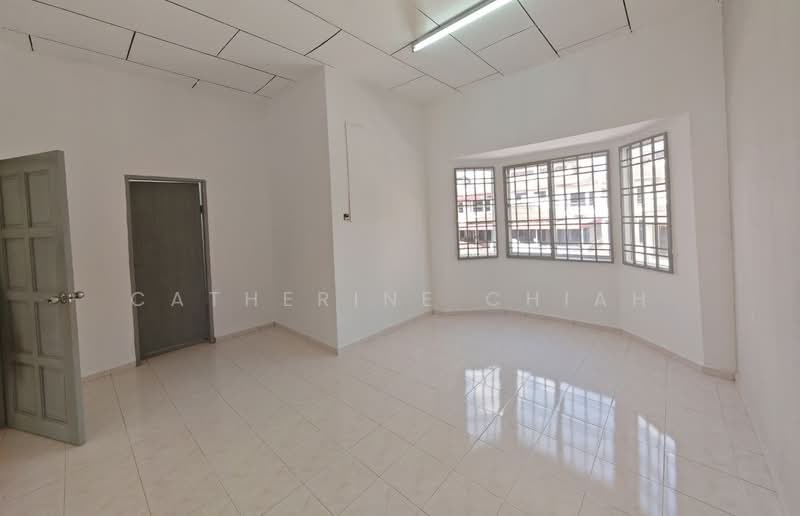 Rumah Teres 2 Tingkat untuk Dijual di Taman Tiara (Tangkak) - Catherine Chiah - Living Room - PropertyGuru.com.my