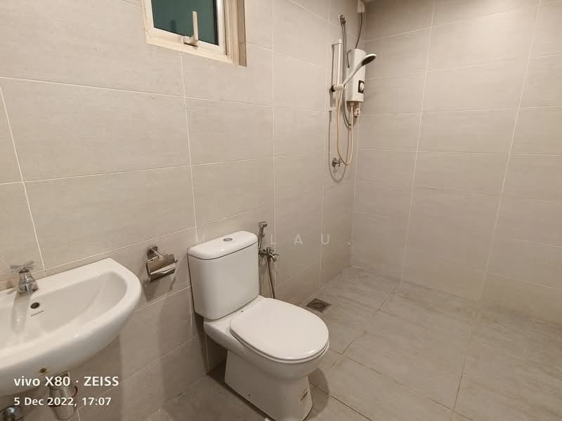 Servis Apartment untuk Disewa di Court 28 - Ms Lau. - Bathroom - PropertyGuru.com.my