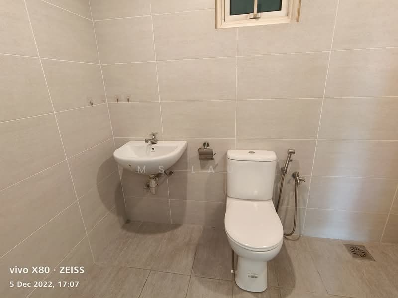 Servis Apartment untuk Disewa di Court 28 - Ms Lau. - Bathroom - PropertyGuru.com.my