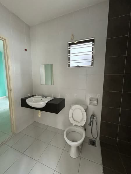 Rumah Teres 2 Tingkat untuk Disewa di Taman Seri Austin (Tebrau) - Pauline Ng - Bathroom - PropertyGuru.com.my
