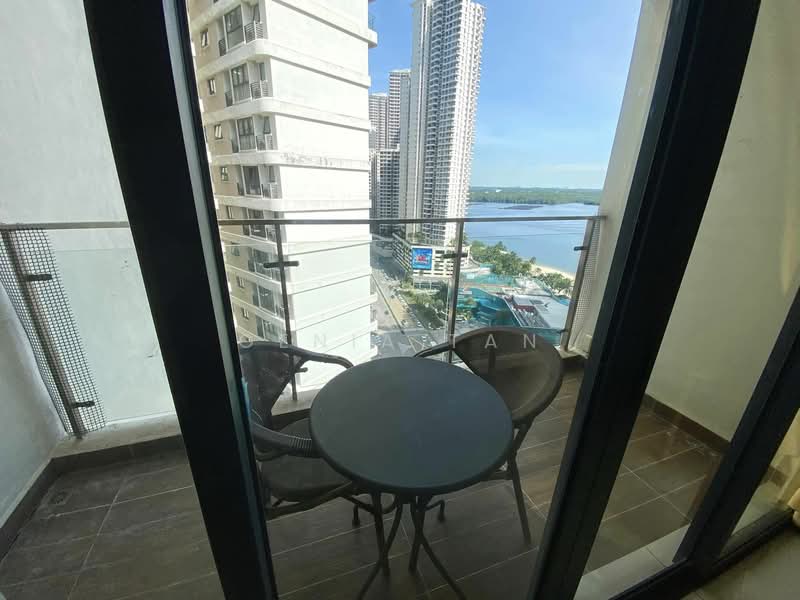 Kondominium untuk Dijual di Royal Strand @ Country Garden Danga Bay - Genia Tan - Balcony - PropertyGuru.com.my